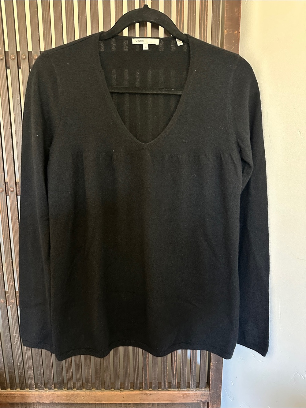 Vince Black V-Neck Lightweight cashmere Sweater